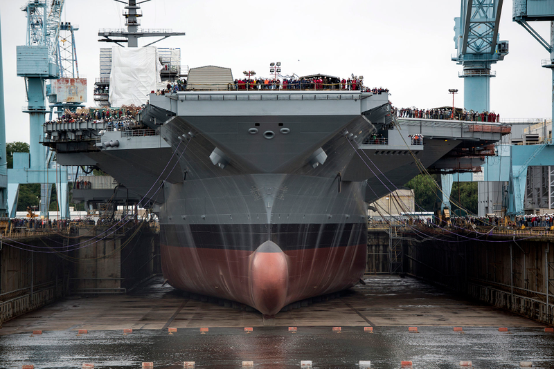 Illustration for article titled Why The US Navy Should Build Smaller Aircraft Carriers